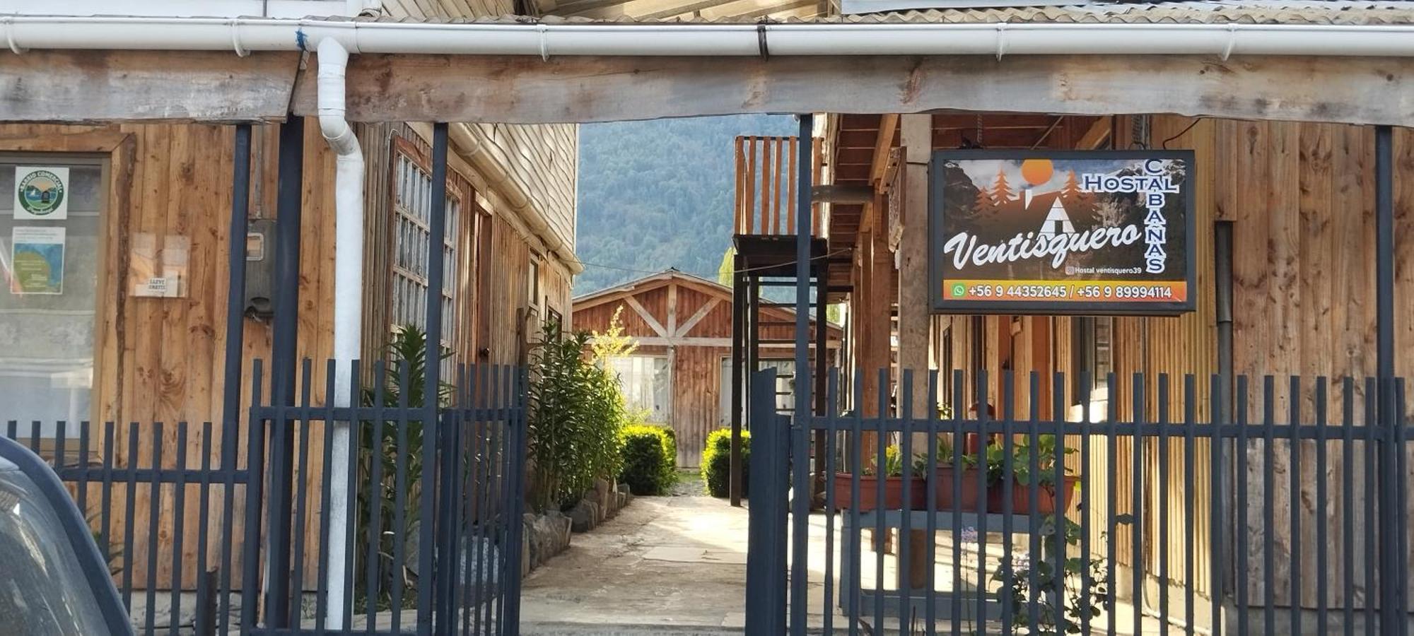 Hostal Y Cabanas Ventisquero Пуэрто-Пуюуапи Экстерьер фото
